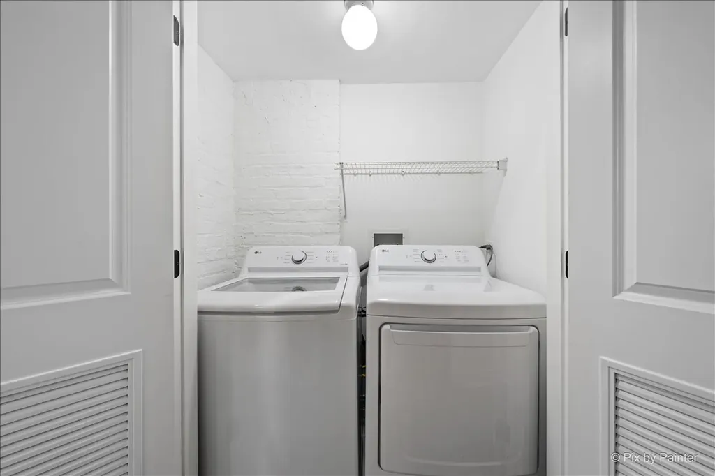 5217 North Winthrop Avenue Chicago IL 60640