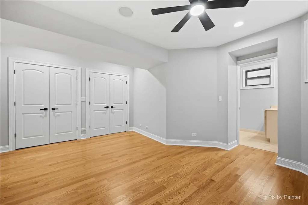 5217 North Winthrop Avenue Chicago IL 60640
