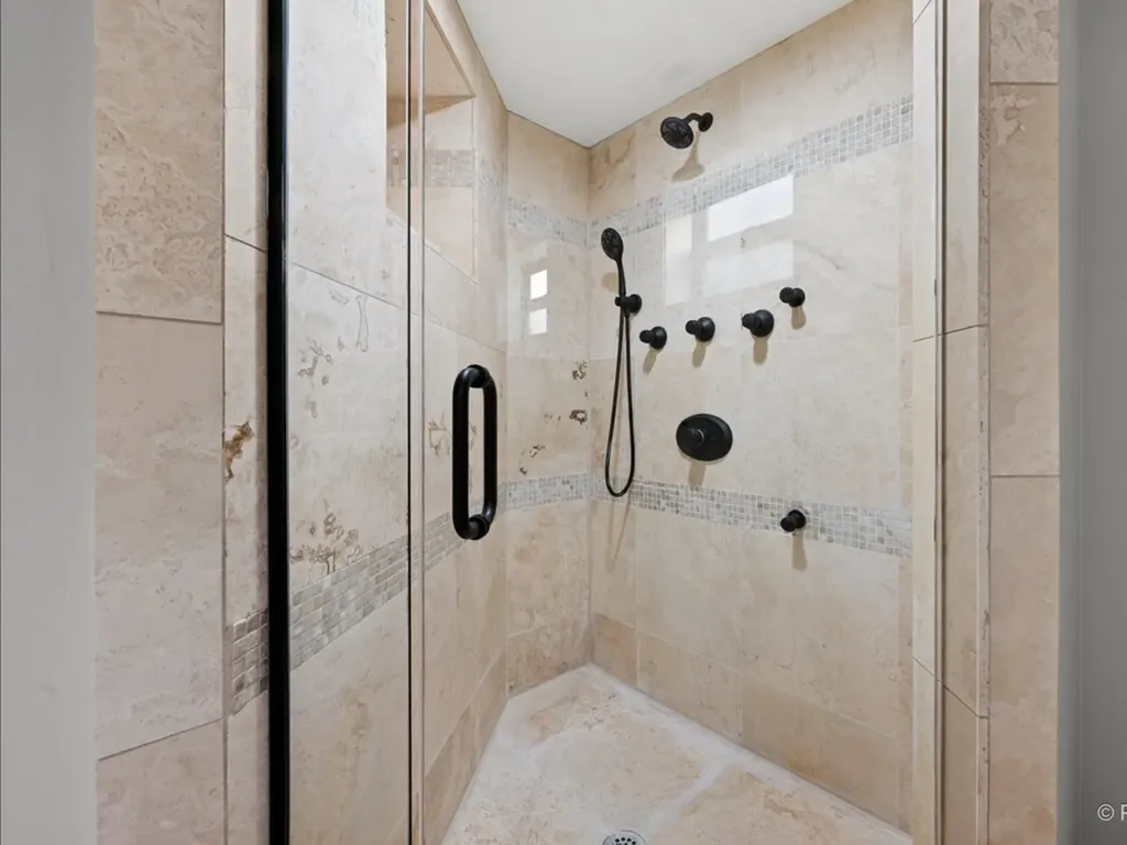 5217 North Winthrop Avenue Chicago IL 60640