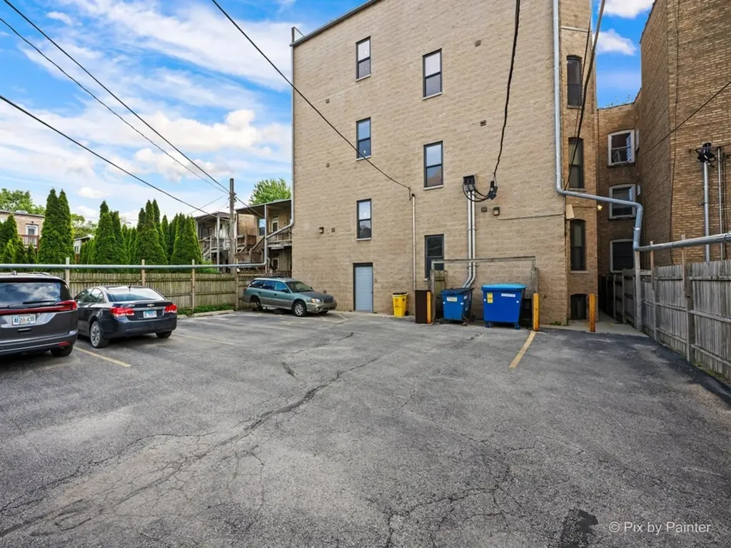 5217 North Winthrop Avenue Chicago IL 60640