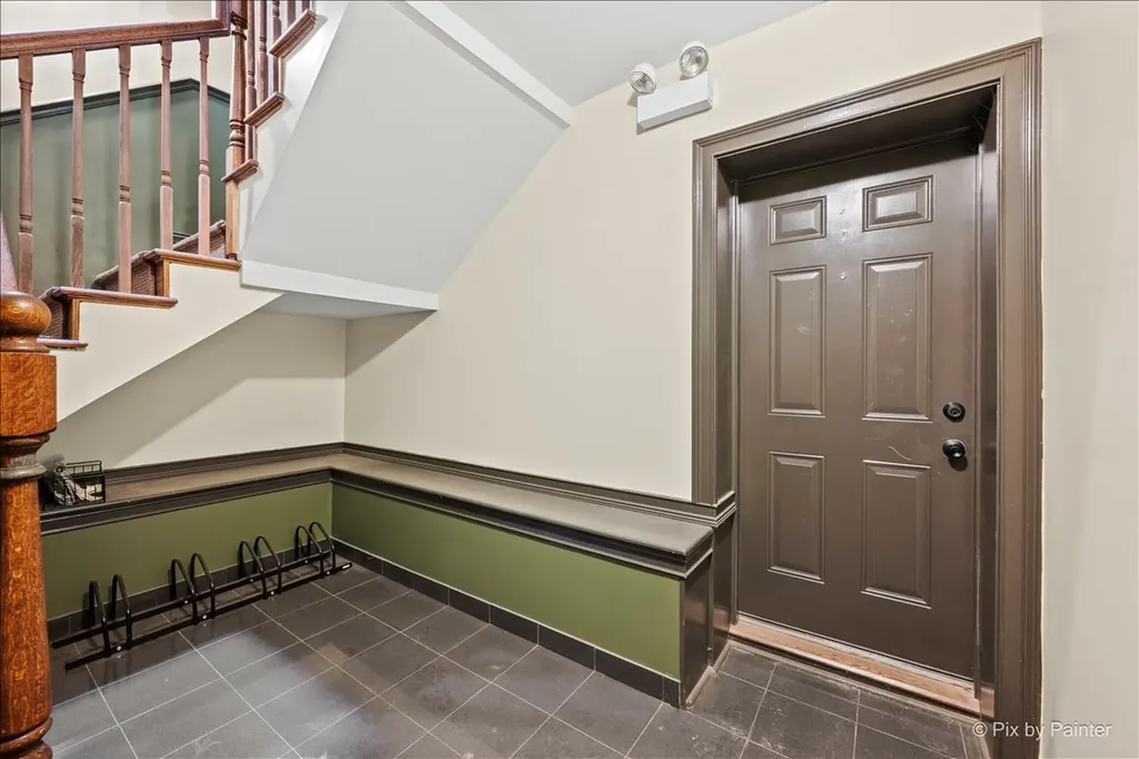 5217 North Winthrop Avenue Chicago IL 60640