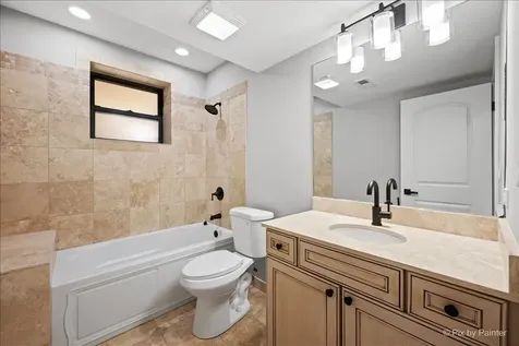5217 North Winthrop Avenue Chicago IL 60640