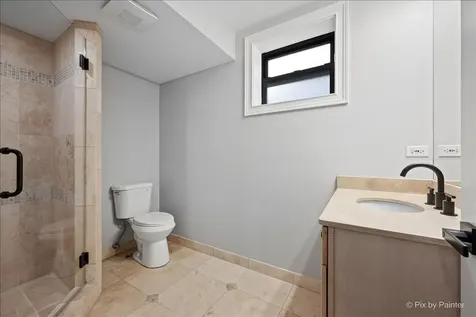 5217 North Winthrop Avenue Chicago IL 60640