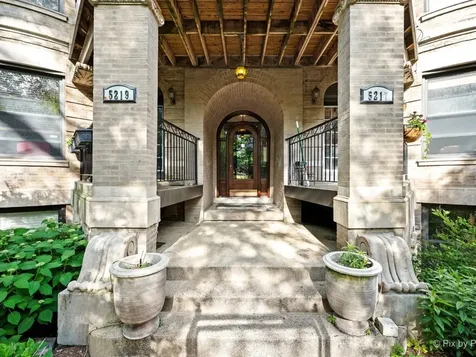 5217 North Winthrop Avenue Chicago IL 60640