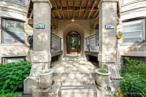 5217 North Winthrop Avenue Chicago IL 60640