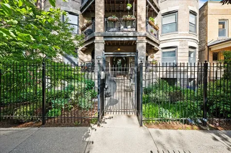 5217 North Winthrop Avenue Chicago IL 60640