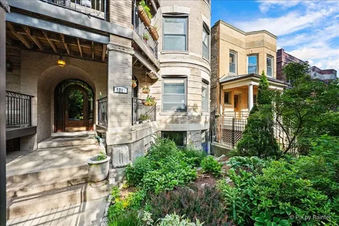 5217 North Winthrop Avenue Chicago IL 60640