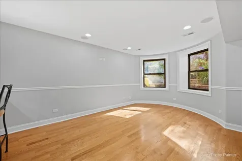 5217 North Winthrop Avenue Chicago IL 60640