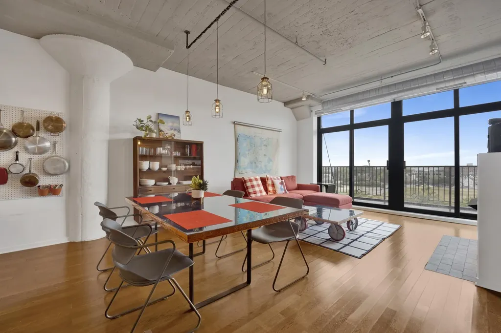 1525 South Sangamon Street Chicago IL 60608