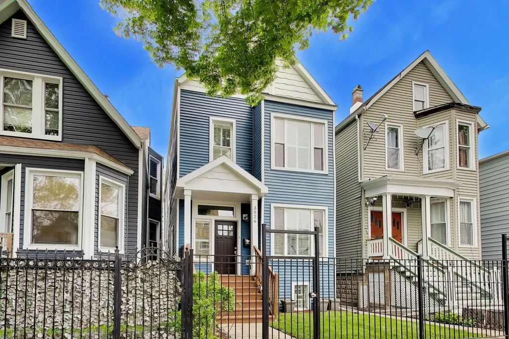 3526 West Mclean Avenue Chicago IL 60647