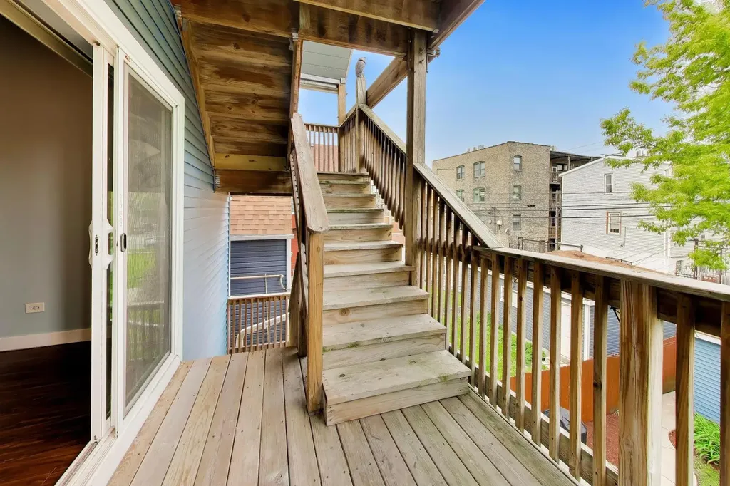 3526 West Mclean Avenue Chicago IL 60647