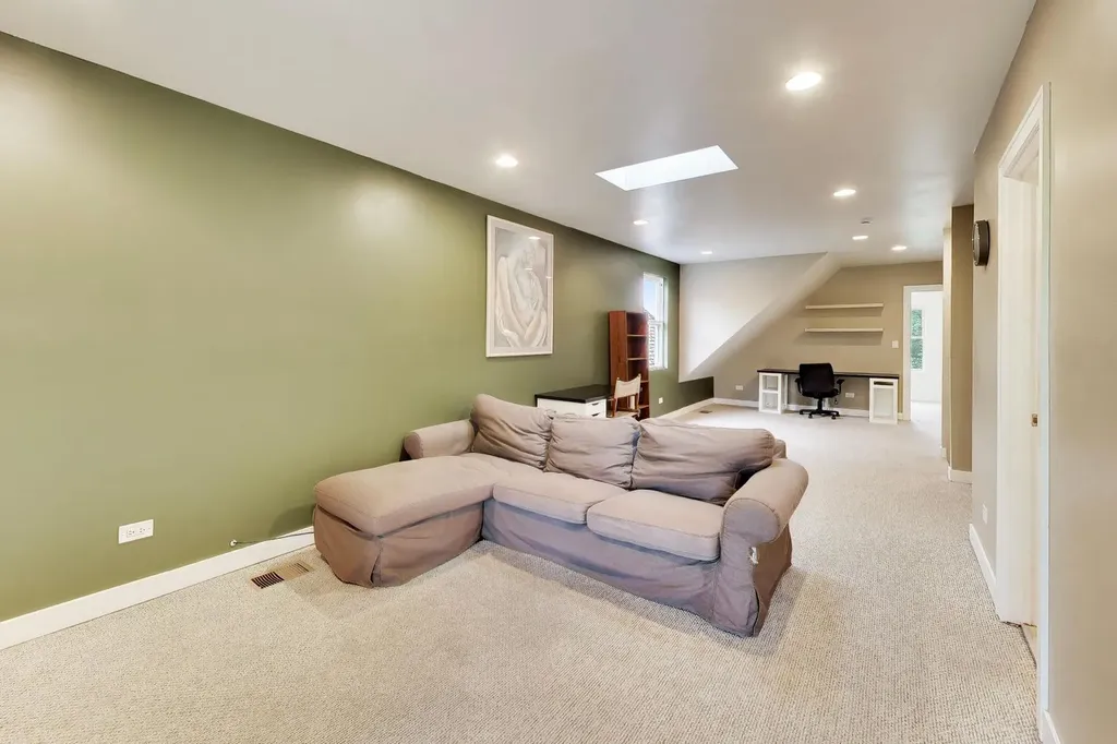 3526 West Mclean Avenue Chicago IL 60647