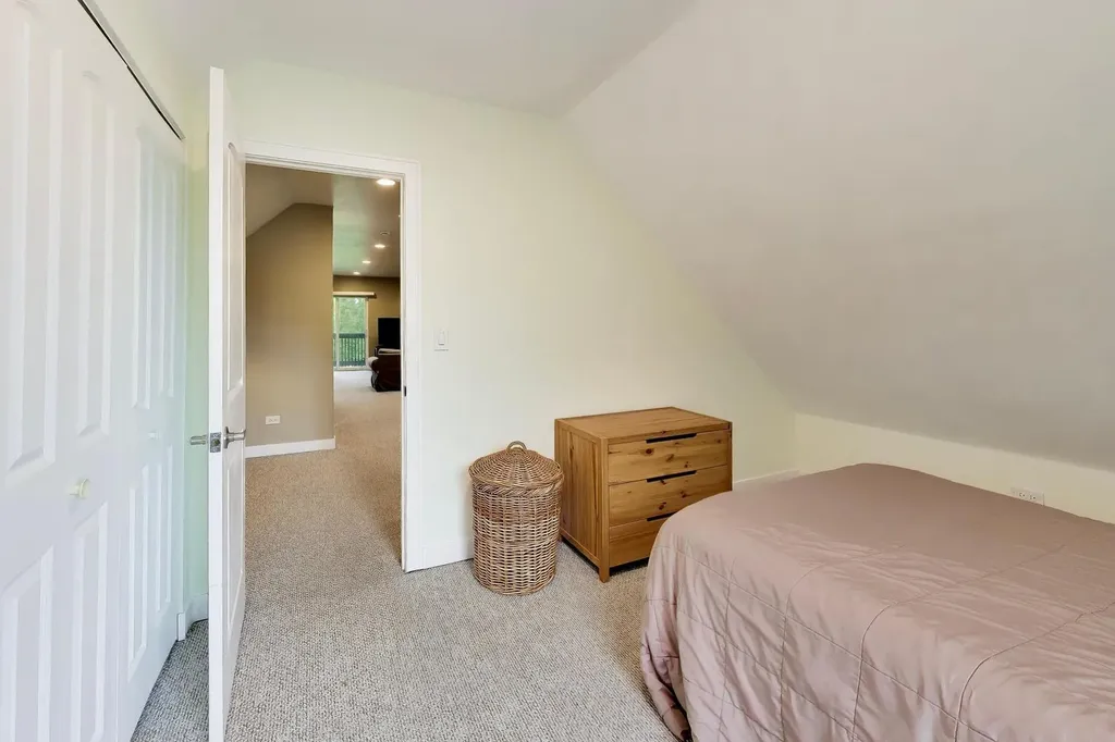 3526 West Mclean Avenue Chicago IL 60647