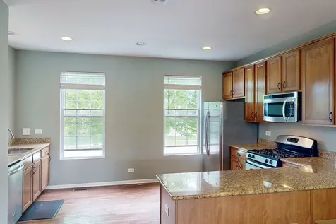 214 Cassidy Lane Elgin IL 60124