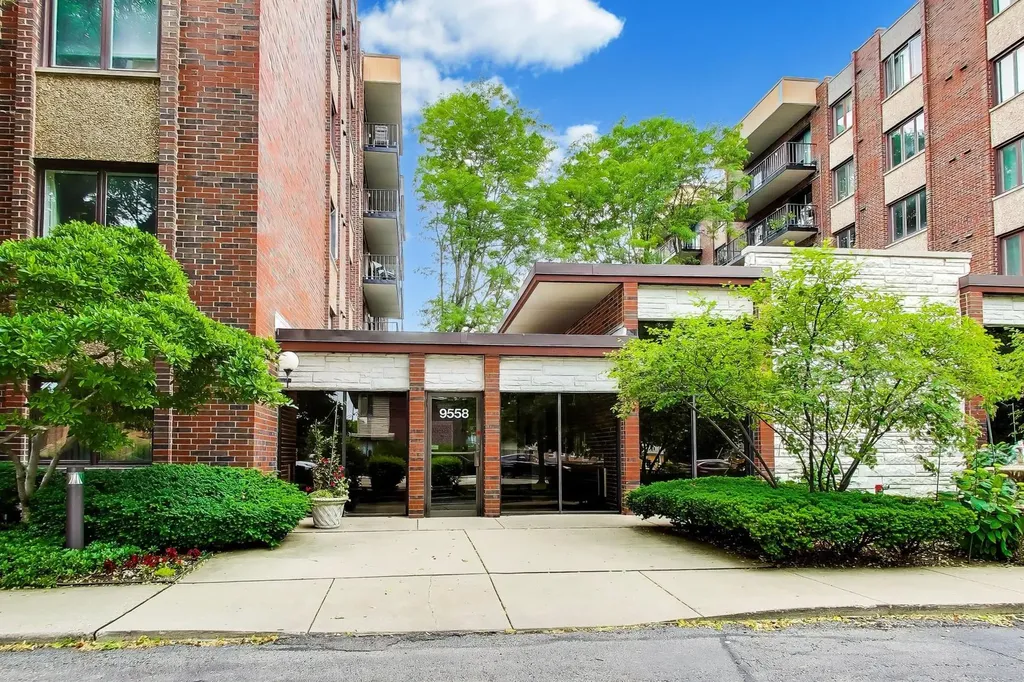 9558 Gross Point Road Skokie IL 60076