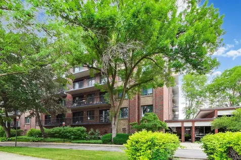 9558 Gross Point Road Skokie IL 60076
