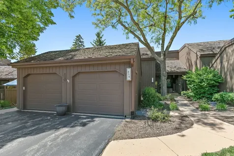 256 Thornhill Lane Lake Barrington IL 60010