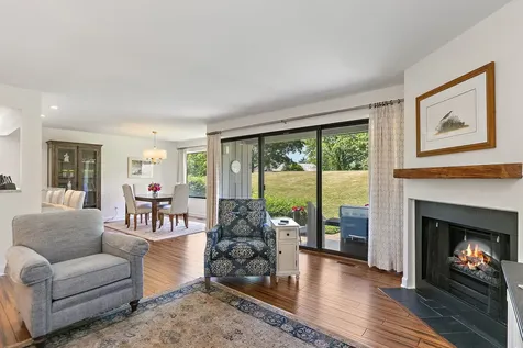 256 Thornhill Lane Lake Barrington IL 60010