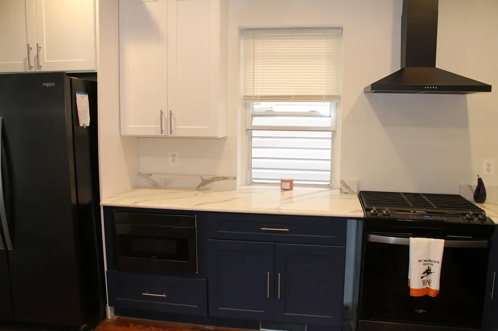 3516 South Damen Avenue Chicago IL 60609
