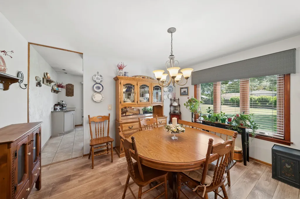 12 Pebblewood Trail Naperville IL 60563