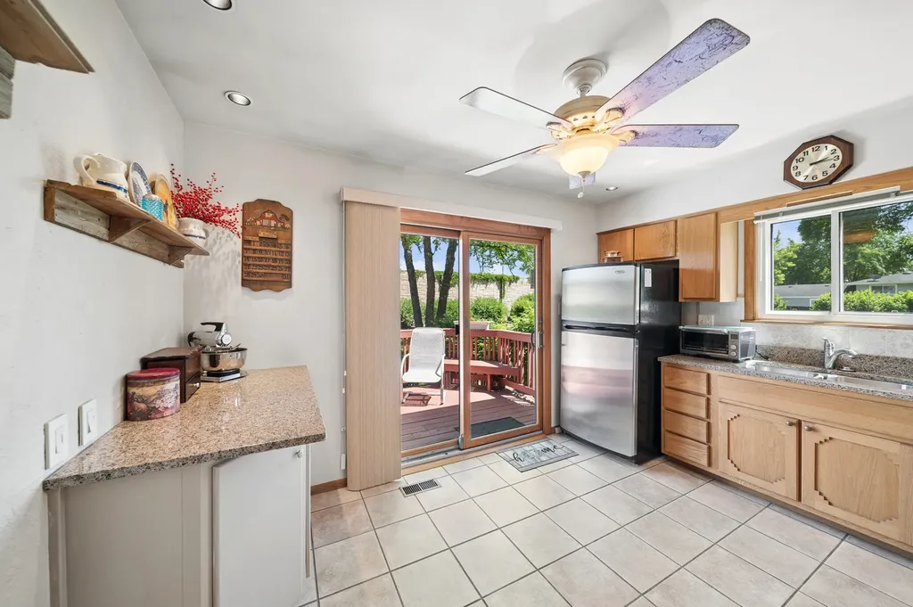 12 Pebblewood Trail Naperville IL 60563