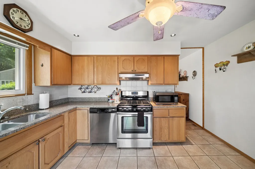12 Pebblewood Trail Naperville IL 60563