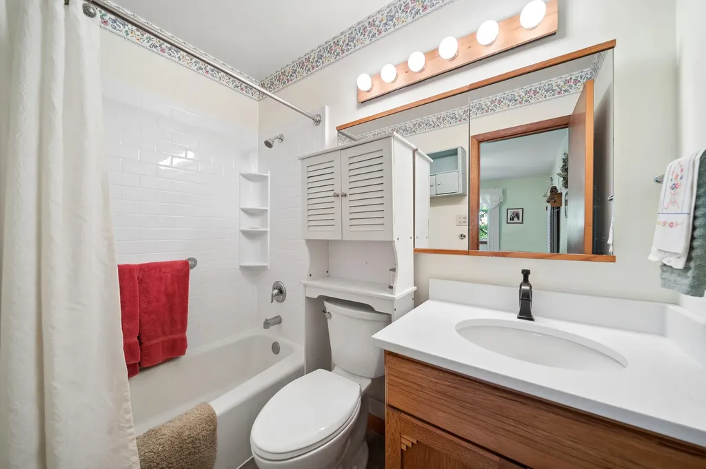 12 Pebblewood Trail Naperville IL 60563