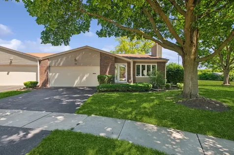 12 Pebblewood Trail Naperville IL 60563
