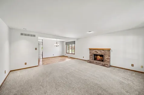 12 Pebblewood Trail Naperville IL 60563