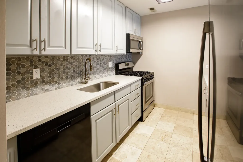 828 South Bell Avenue Chicago IL 60612