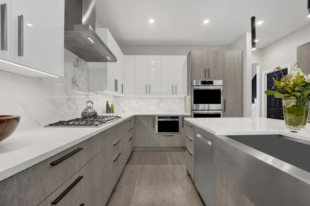 828 South Bell Avenue Chicago IL 60612