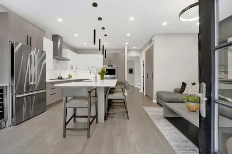 828 South Bell Avenue Chicago IL 60612