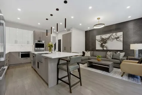 828 South Bell Avenue Chicago IL 60612