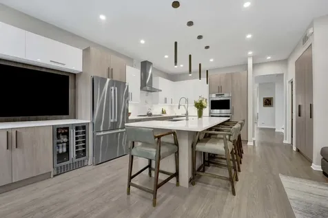 828 South Bell Avenue Chicago IL 60612