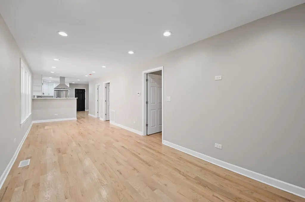 8613 South Colfax Avenue Chicago IL 60617