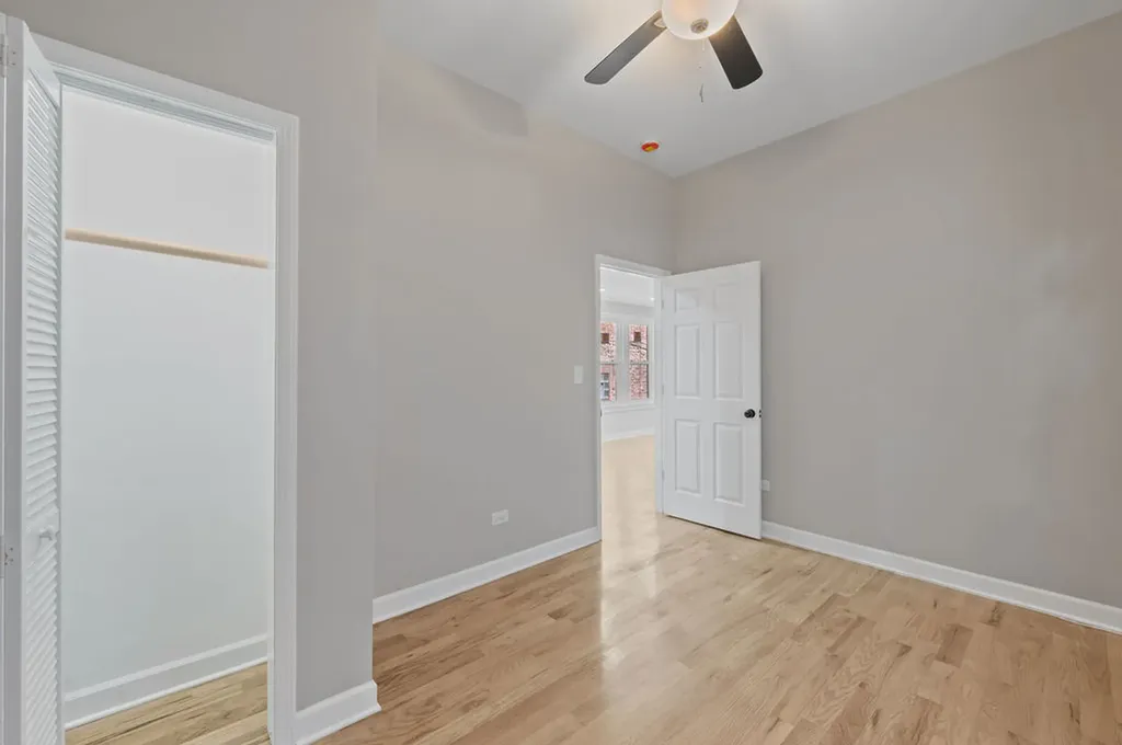8613 South Colfax Avenue Chicago IL 60617