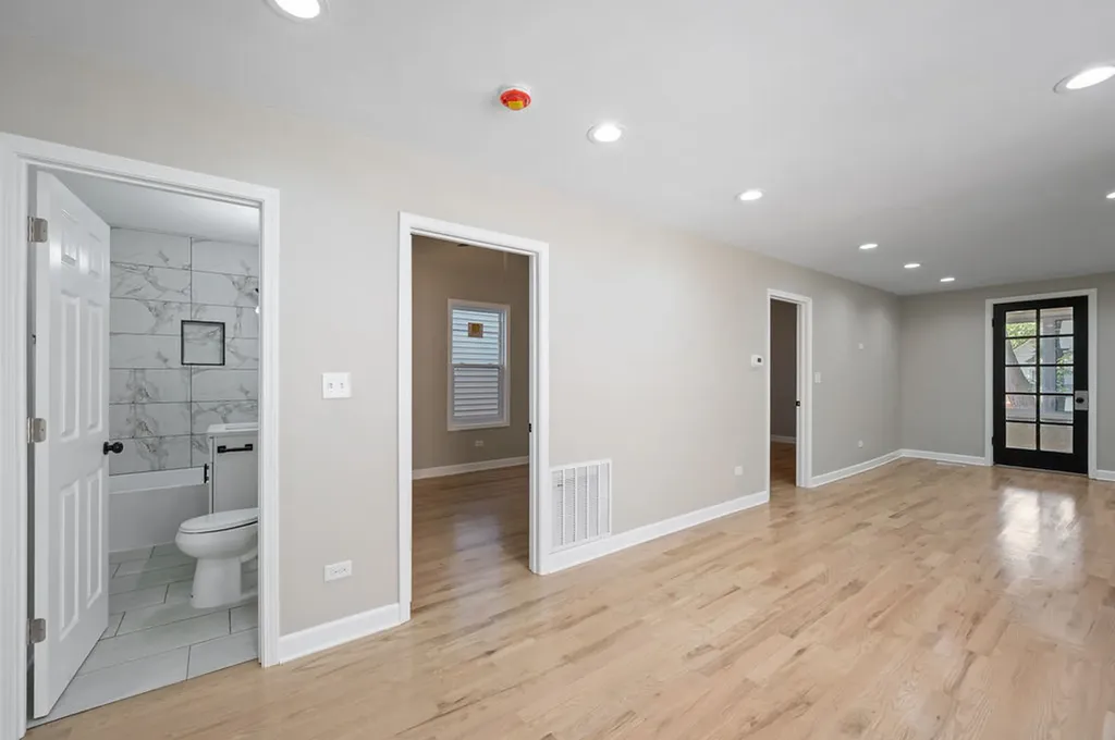 8613 South Colfax Avenue Chicago IL 60617