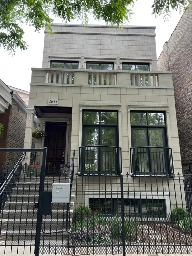 2635 West Iowa Street Chicago IL 60622
