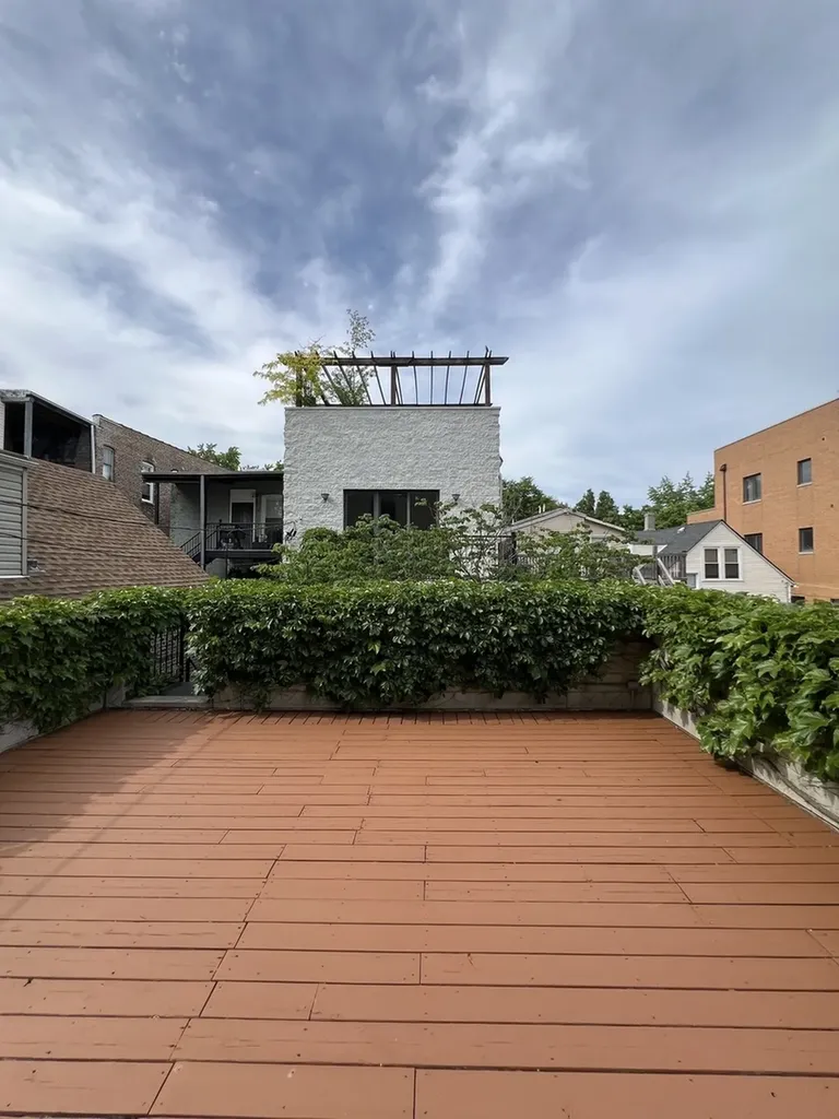 2635 West Iowa Street Chicago IL 60622