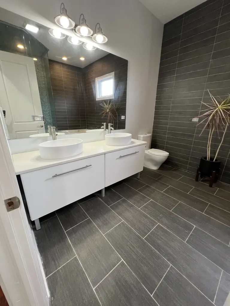 2635 West Iowa Street Chicago IL 60622