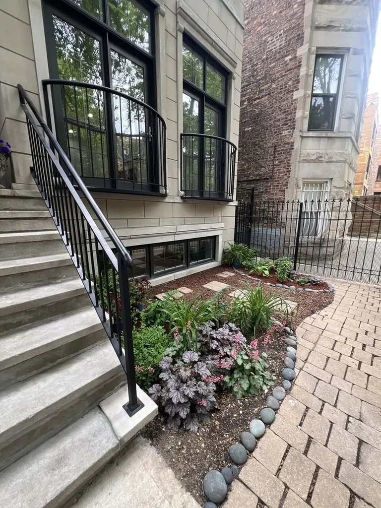 2635 West Iowa Street Chicago IL 60622