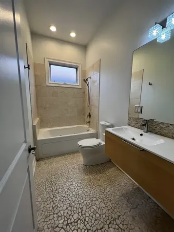 2635 West Iowa Street Chicago IL 60622
