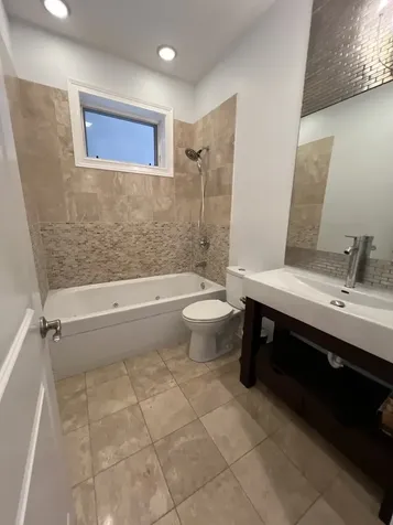2635 West Iowa Street Chicago IL 60622