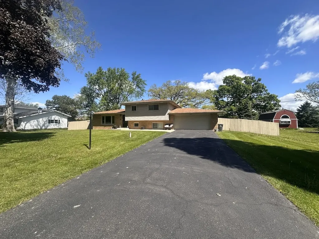 1006 Forest Drive Elgin IL 60123