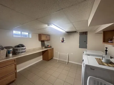 1006 Forest Drive Elgin IL 60123