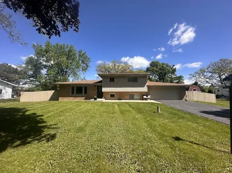 1006 Forest Drive Elgin IL 60123