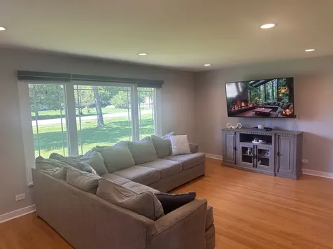 1006 Forest Drive Elgin IL 60123
