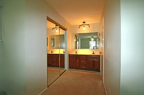 1017 Mayfair Drive Libertyville IL 60048