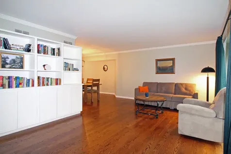 1017 Mayfair Drive Libertyville IL 60048