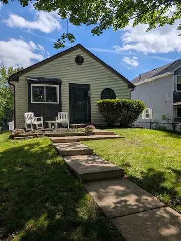 904 Britta Lane Geneva IL 60134